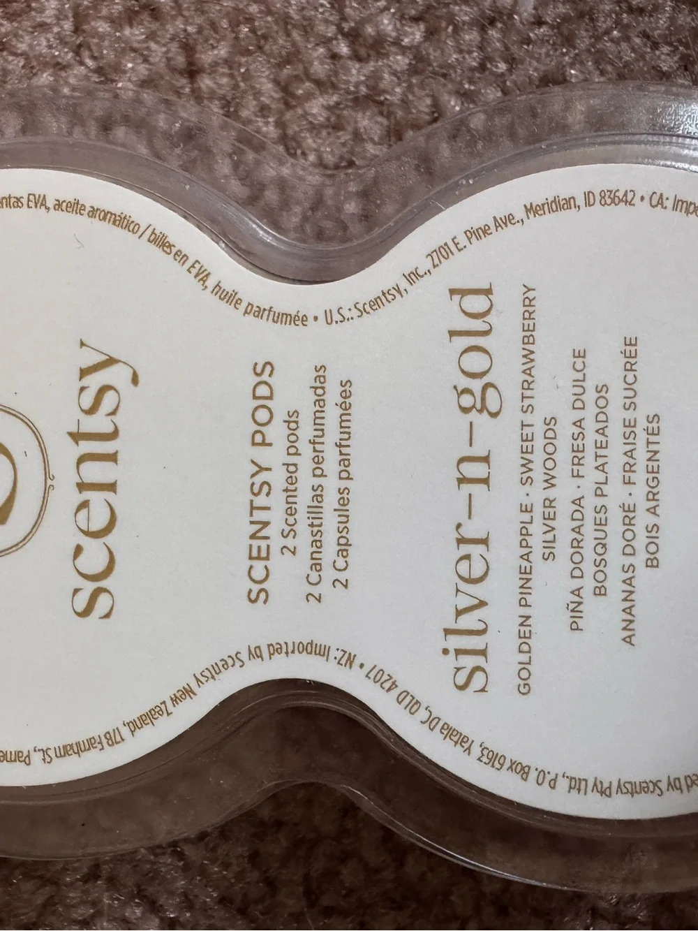 Scentsy Golden Crest Air Warmer in Gold and Cream